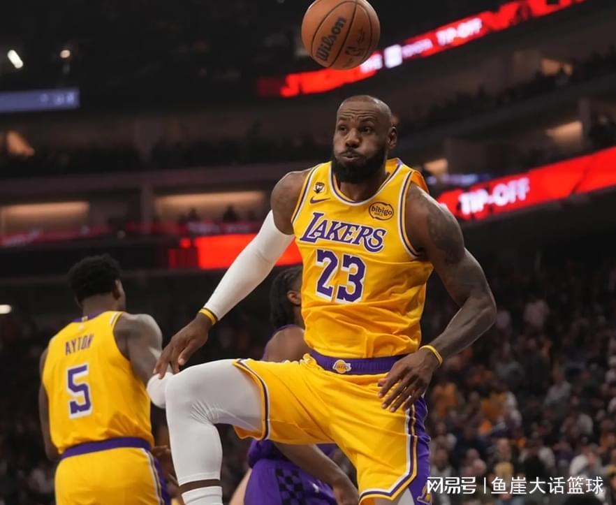 华体会官方平台下载-湖人两大败因出炉，东契奇苦不堪言！詹姆斯真没借口，一人该弃用