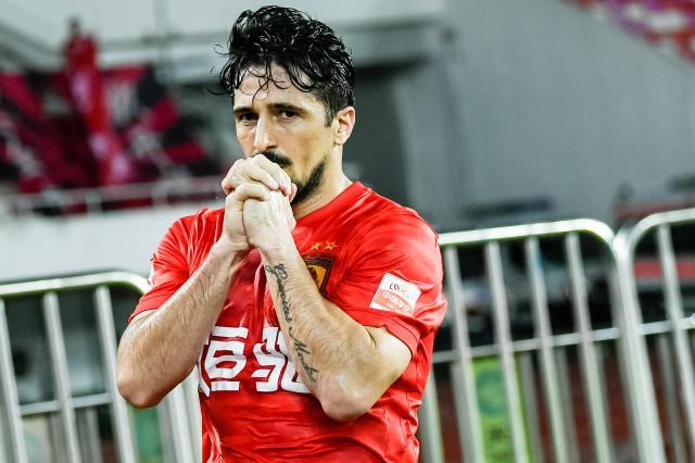 华体会体育迷APP-狠追泰山！洛国富叒露野牛范 你造他有多努力吗？