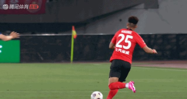 中超连续2轮3次上演功夫废人 买提江都成了惯犯？