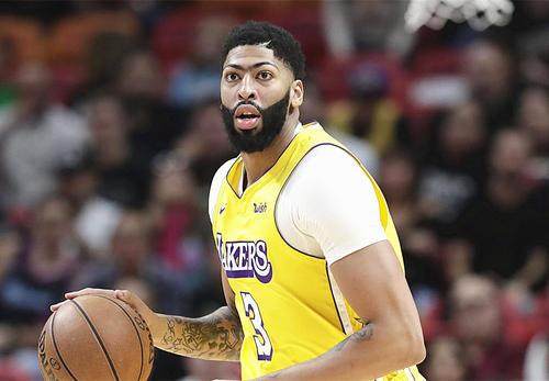 华体会官方平台下载-沃格尔：缩减轮换的决定很难 戴维斯休息时间太少