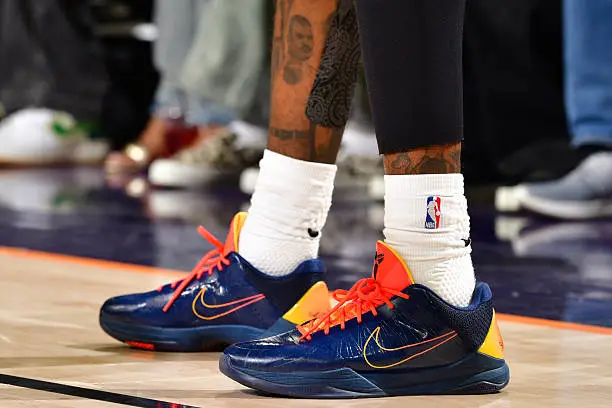 华体会体育APP下载-格林穿着Kobe5，得到26分5篮板6助攻1抢断